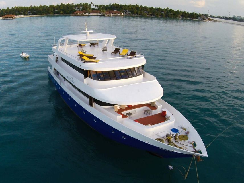 Maldives Liveaboard Cruise Safari